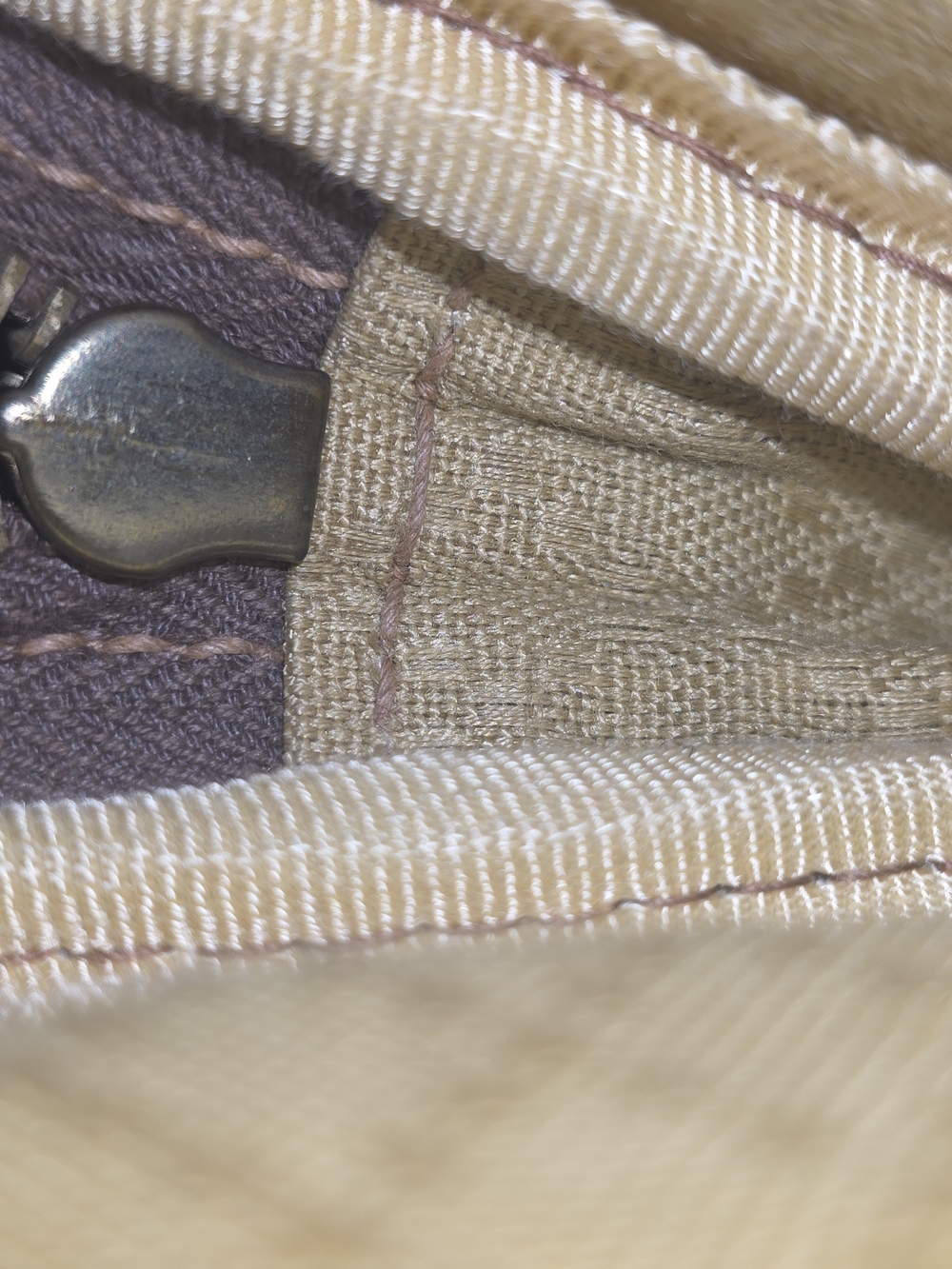 Gucci Brown GG Canvas Crossbody Bag - Picture 11 of 12